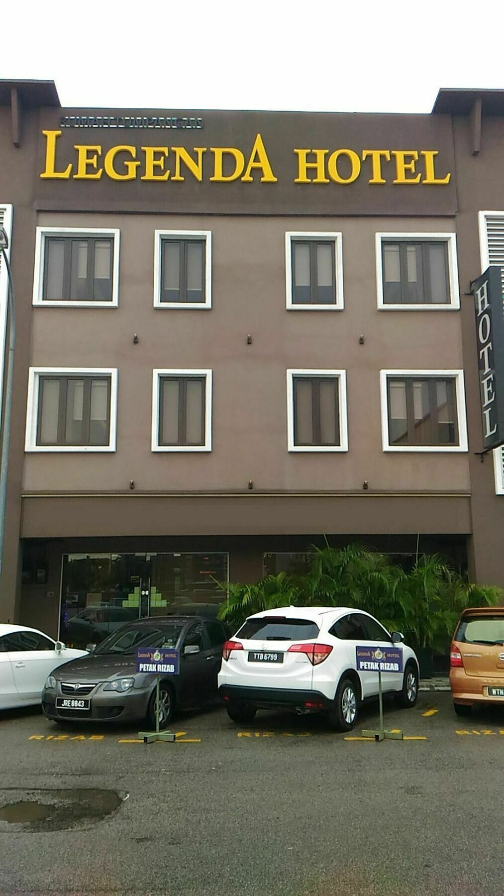 Chariton Hotel Nusa Bestari جوهر بهرو المظهر الخارجي الصورة