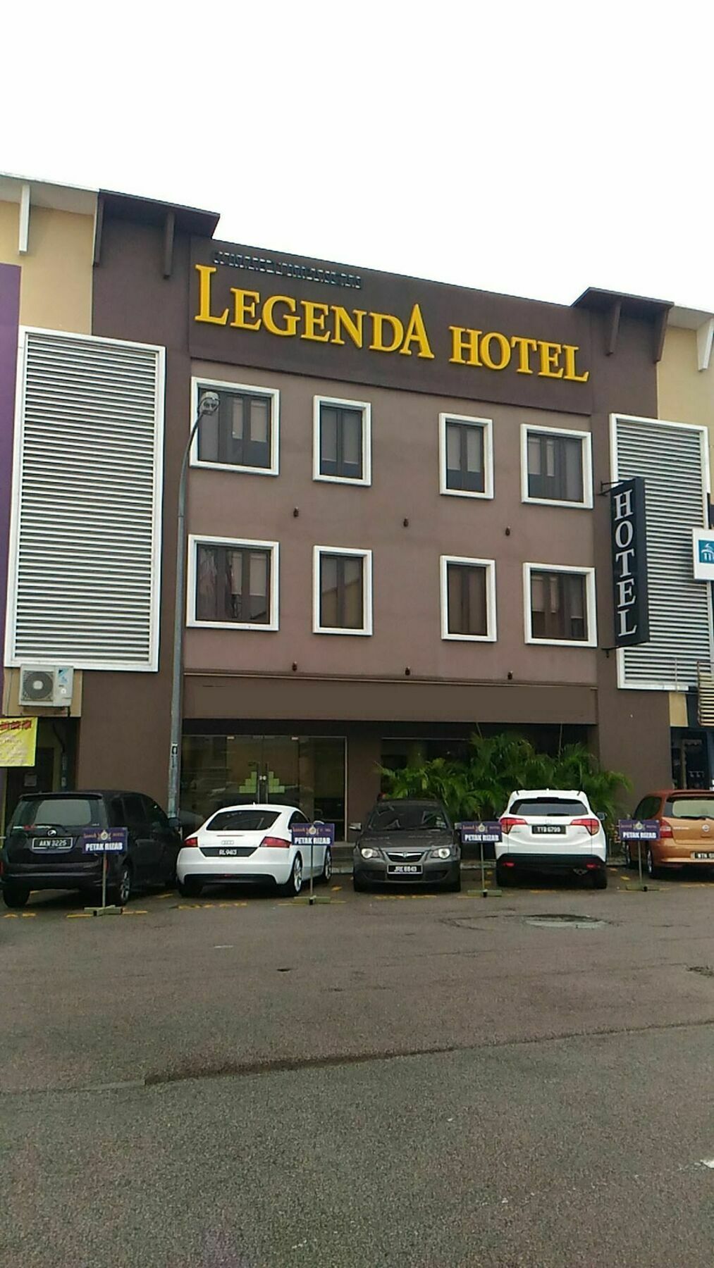 Chariton Hotel Nusa Bestari جوهر بهرو المظهر الخارجي الصورة